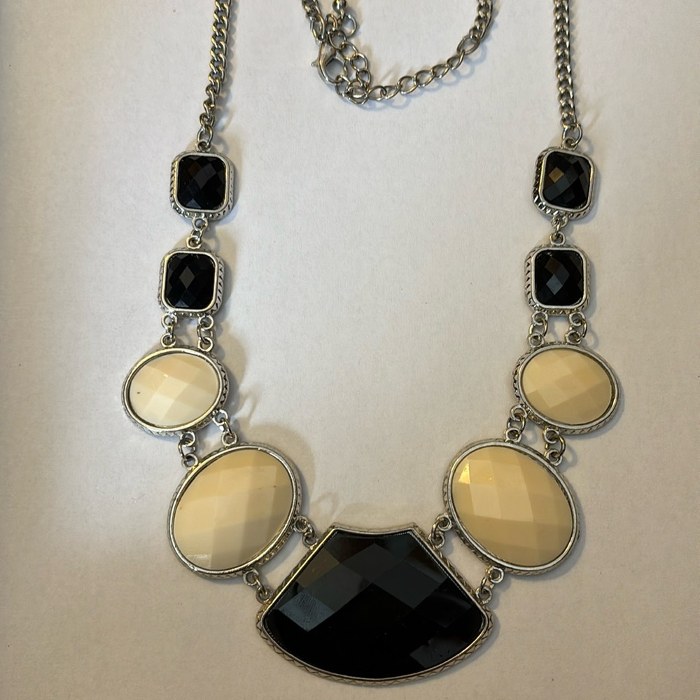 Ivory and black lucite statement necklace 20”
